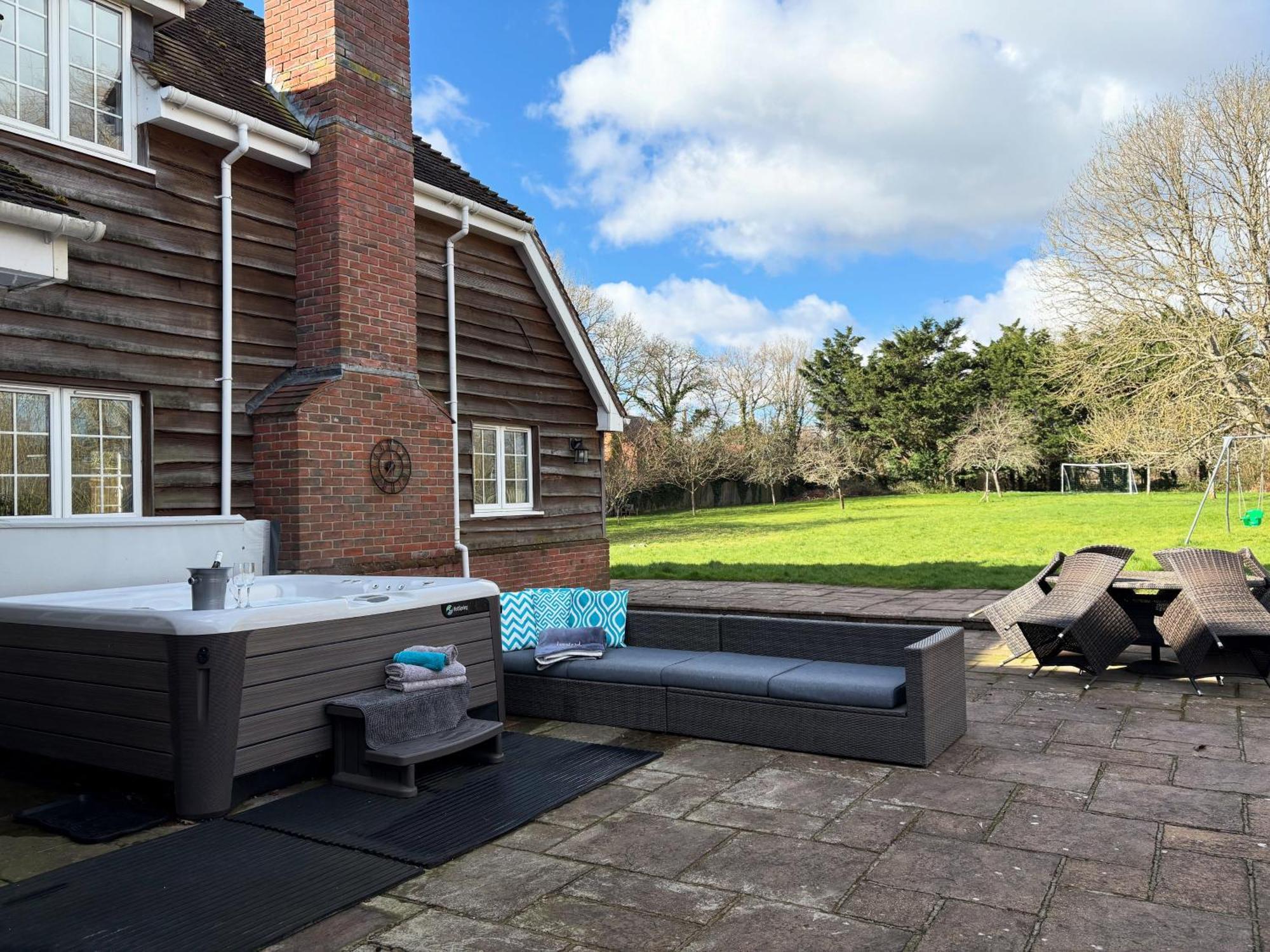Langford Farmhouse - New Forest National Park Luxury 4Bd, Hot Tub, Cinema, 10 Acres Bartley Eksteriør billede